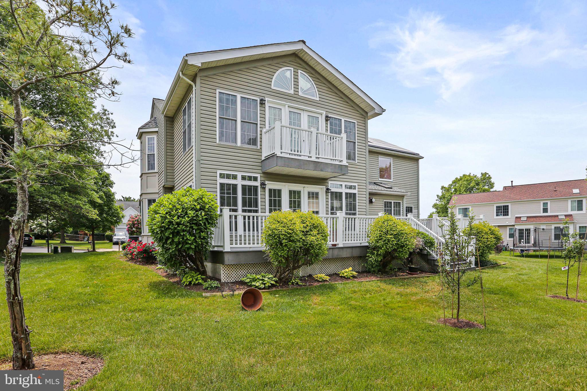 BRIARCLIFF MANOR - Residential