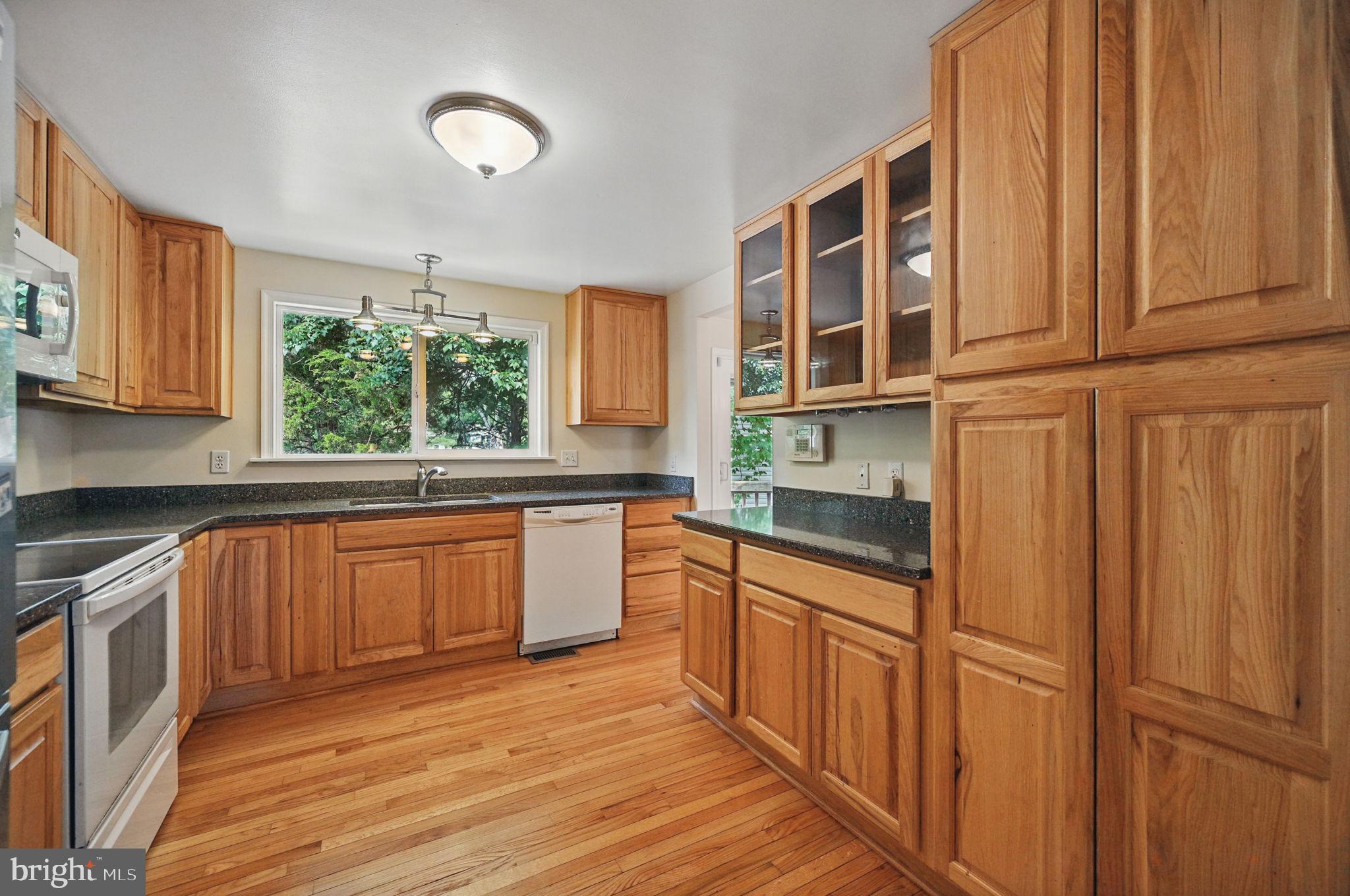 FOX MILL ESTATES - Residential