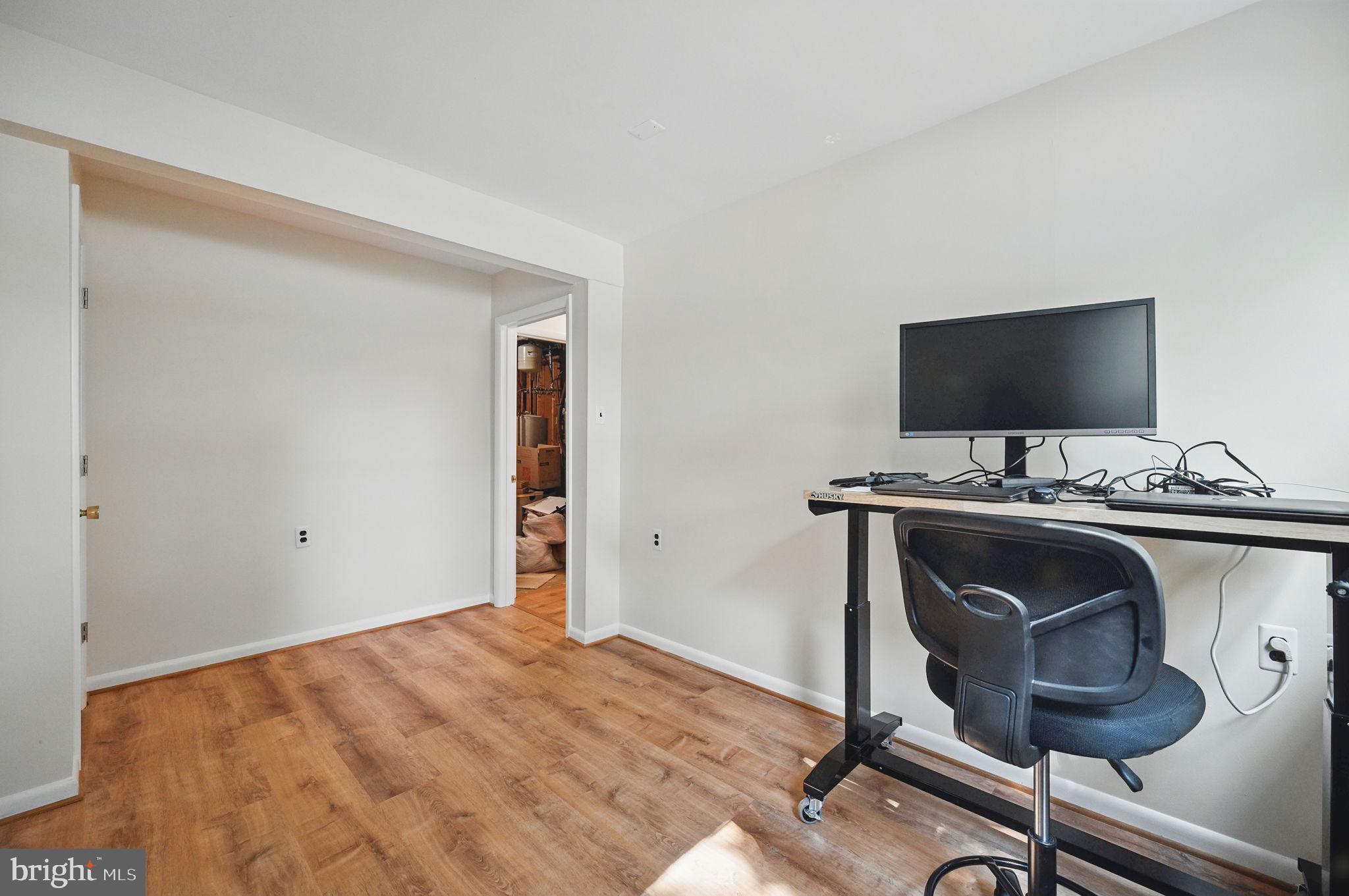 FOX MILL ESTATES - Residential