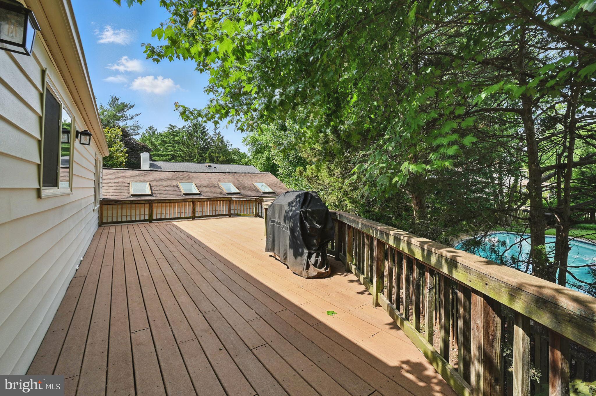 FOX MILL ESTATES - Residential