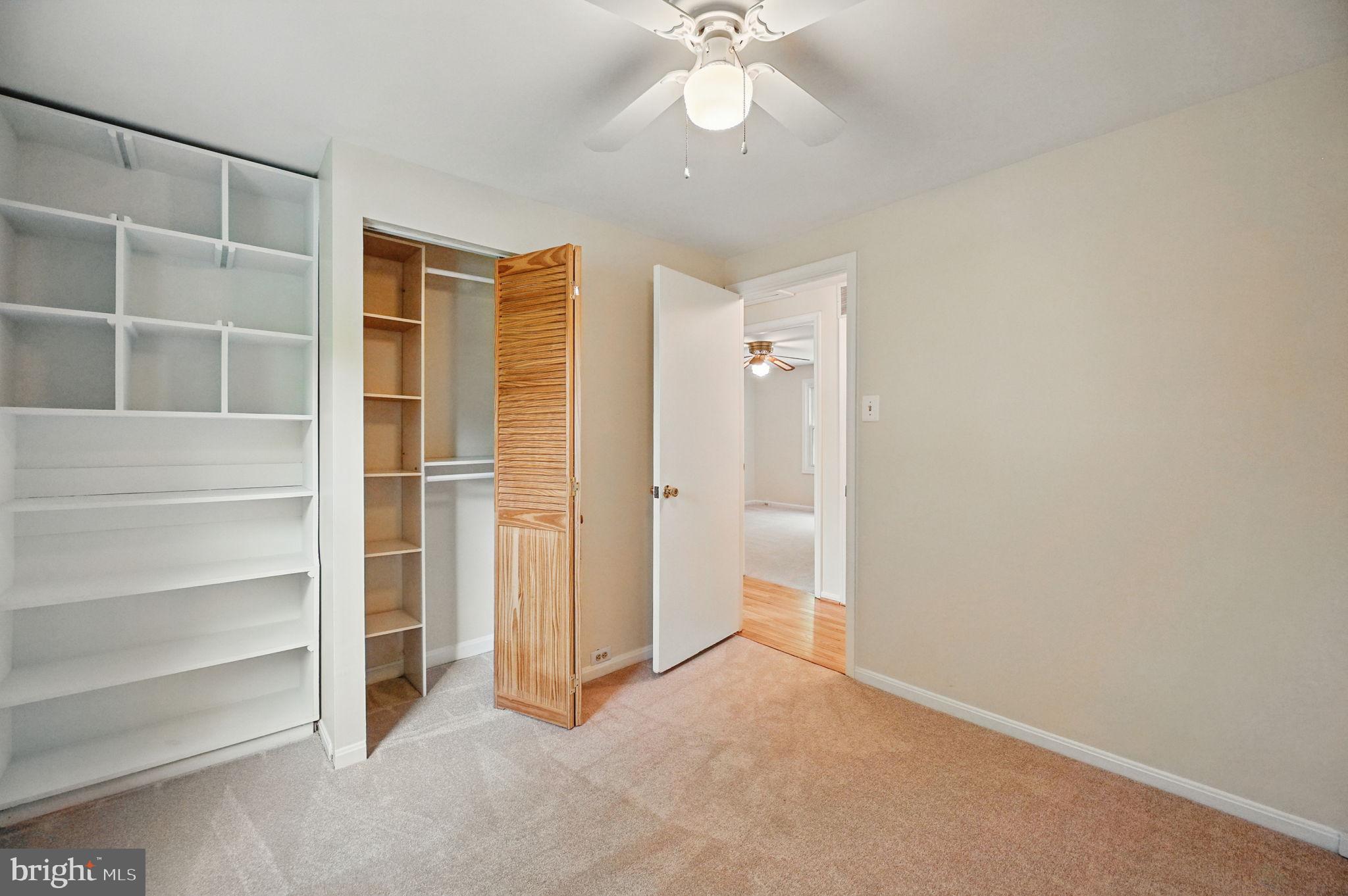 FOX MILL ESTATES - Residential