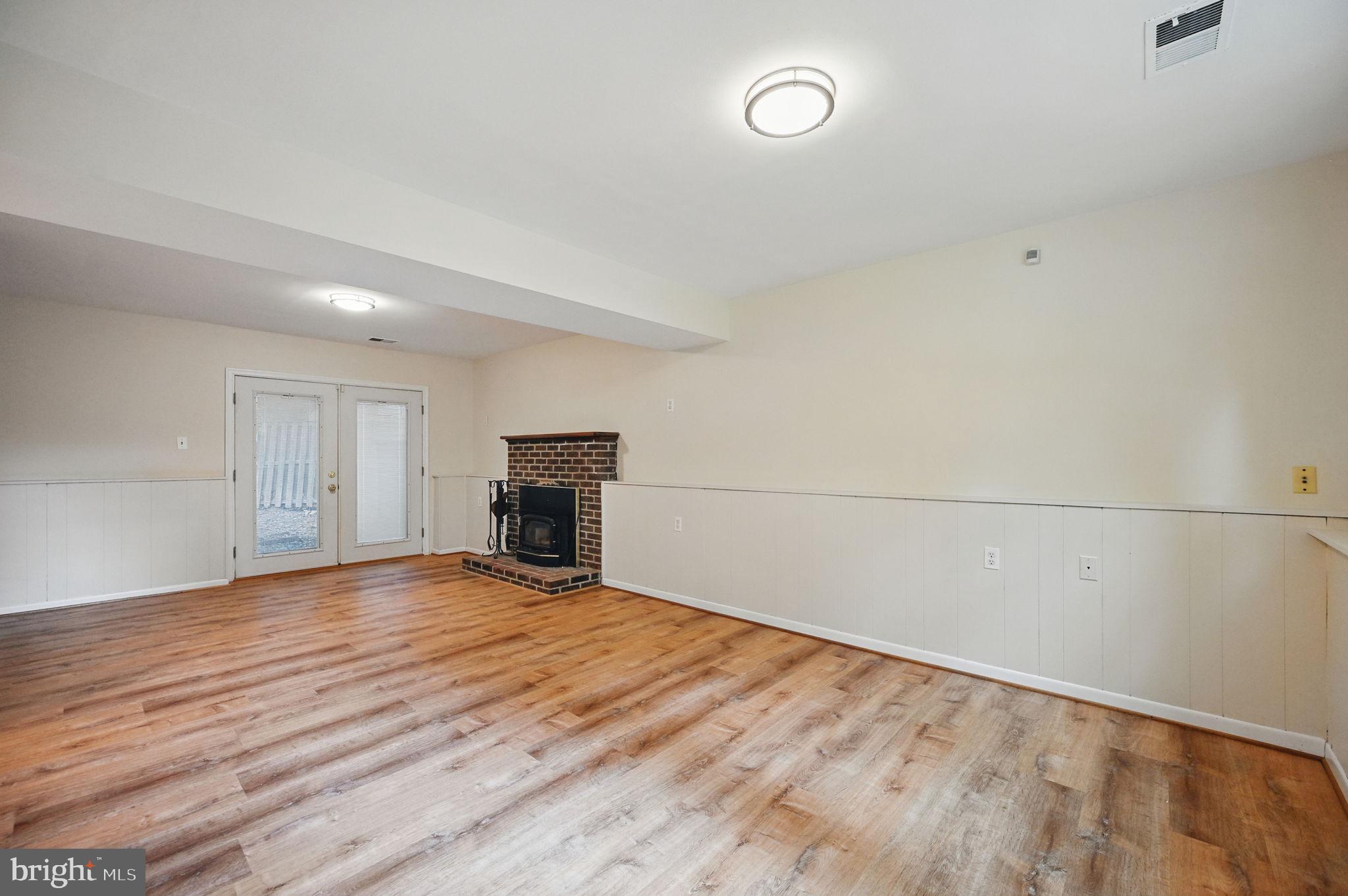 FOX MILL ESTATES - Residential