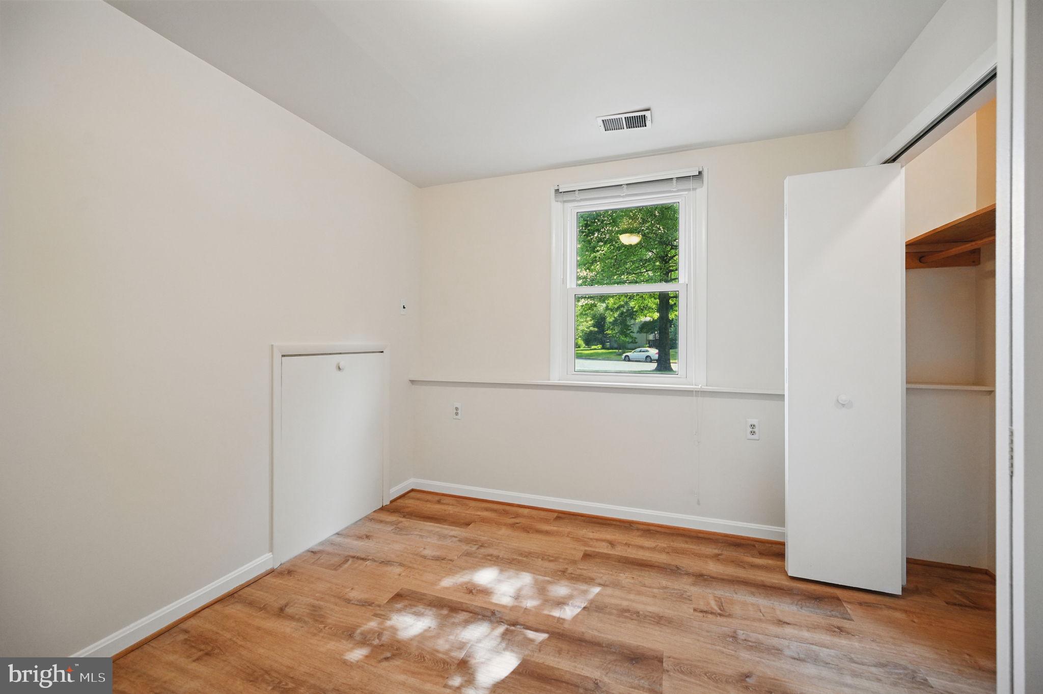 FOX MILL ESTATES - Residential