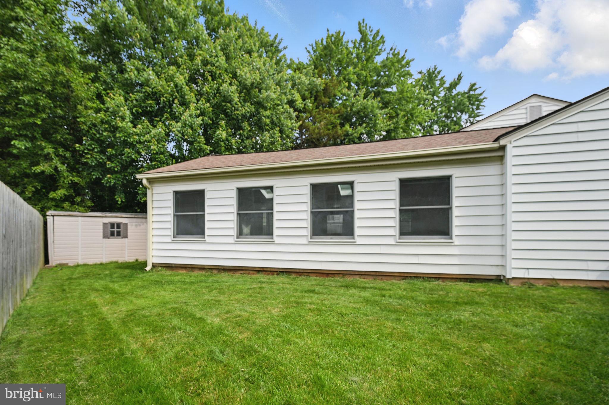 FOX MILL ESTATES - Residential