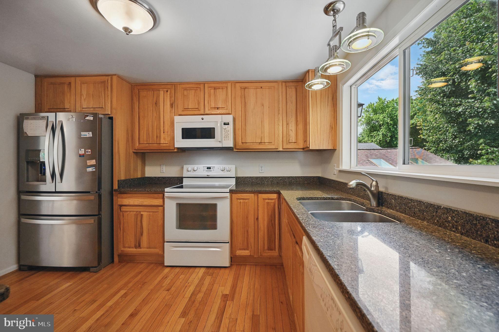 FOX MILL ESTATES - Residential