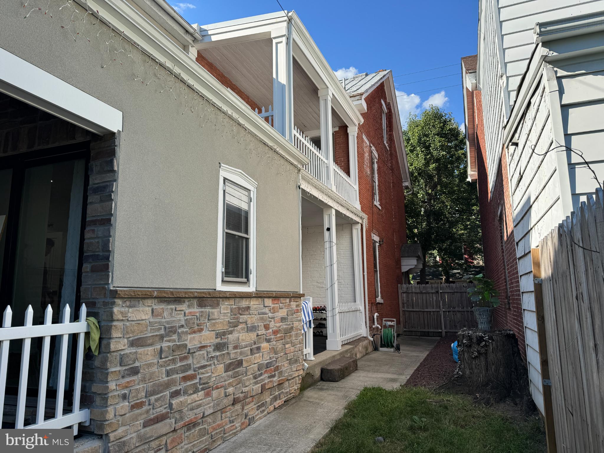 260 BEECH STREET
