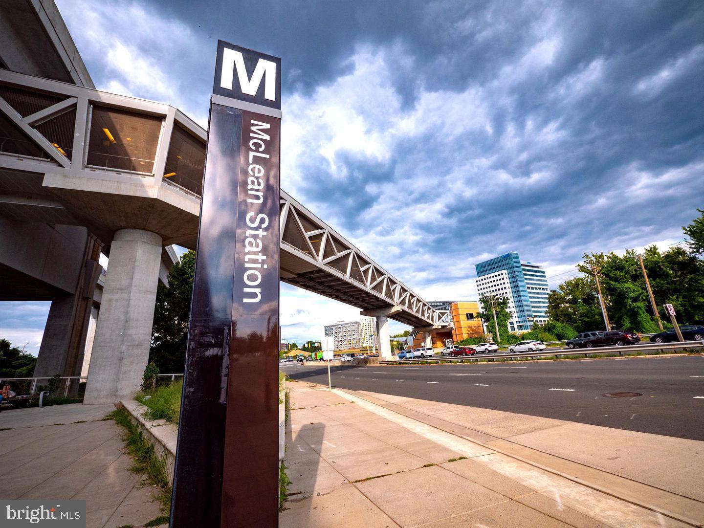 ONE PARK CREST - Residential Lease