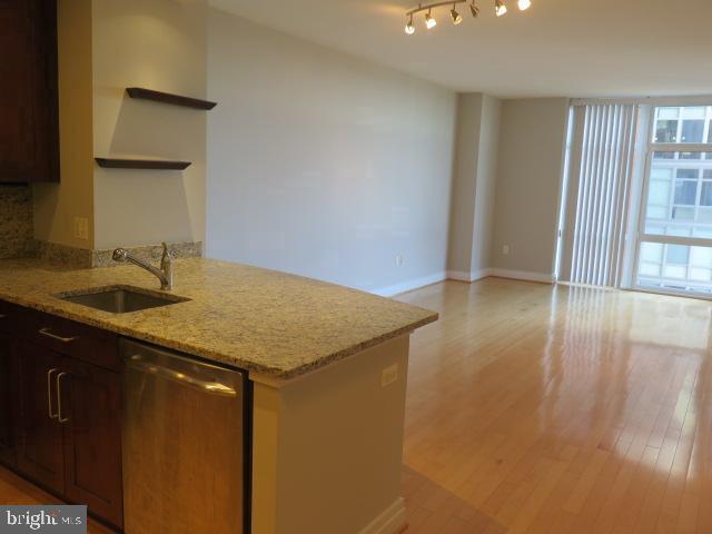 ONE PARK CREST - Residential Lease