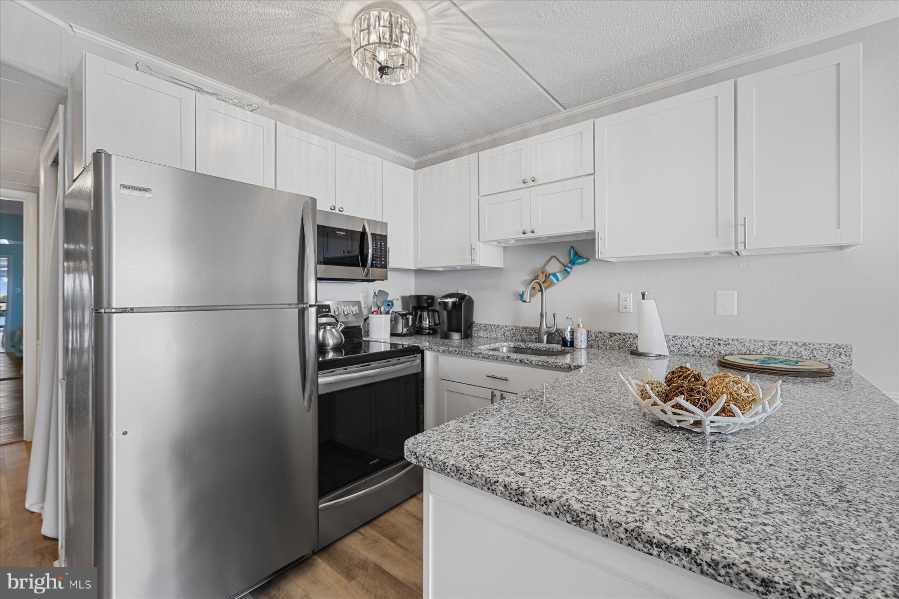 CAINE HARBOR MILE - Residential