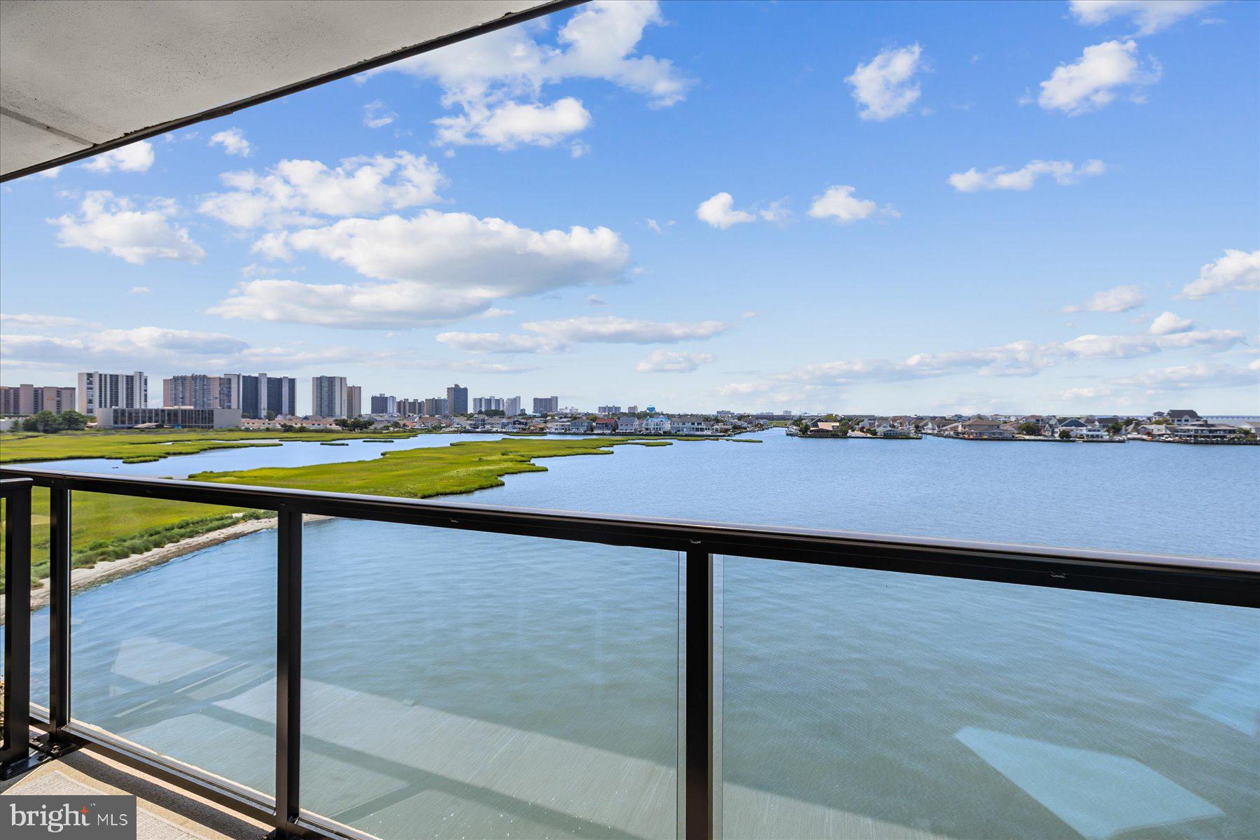 CAINE HARBOR MILE - Residential