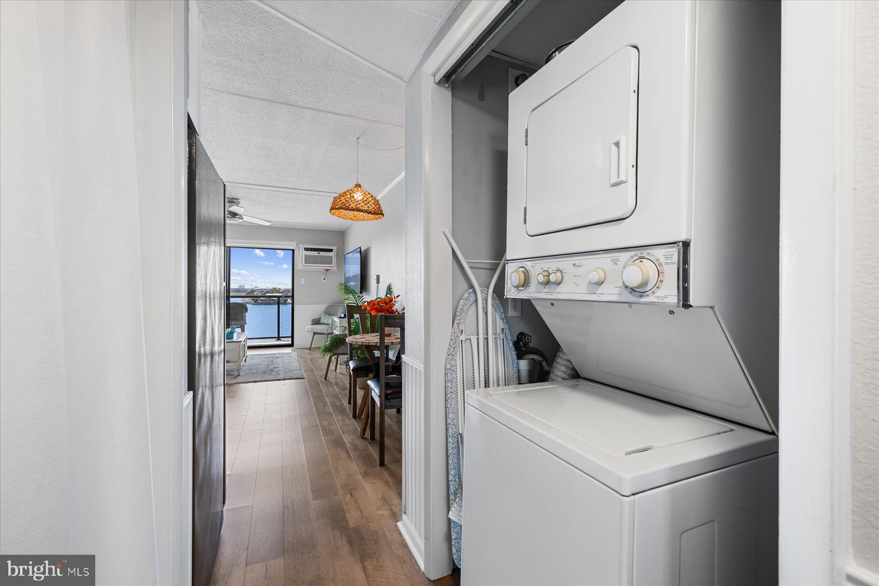 CAINE HARBOR MILE - Residential