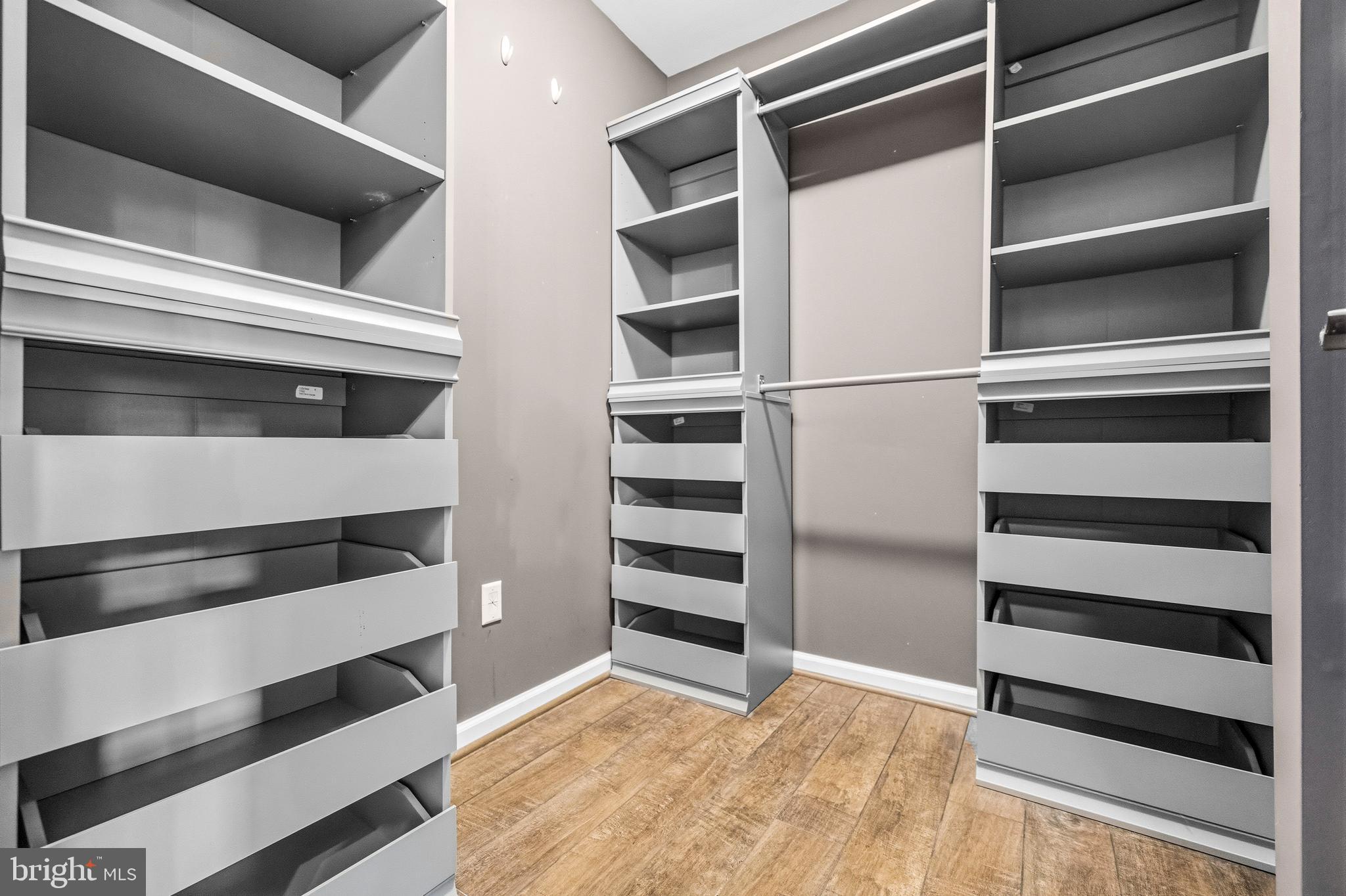 JENNA ESTATES - Residential