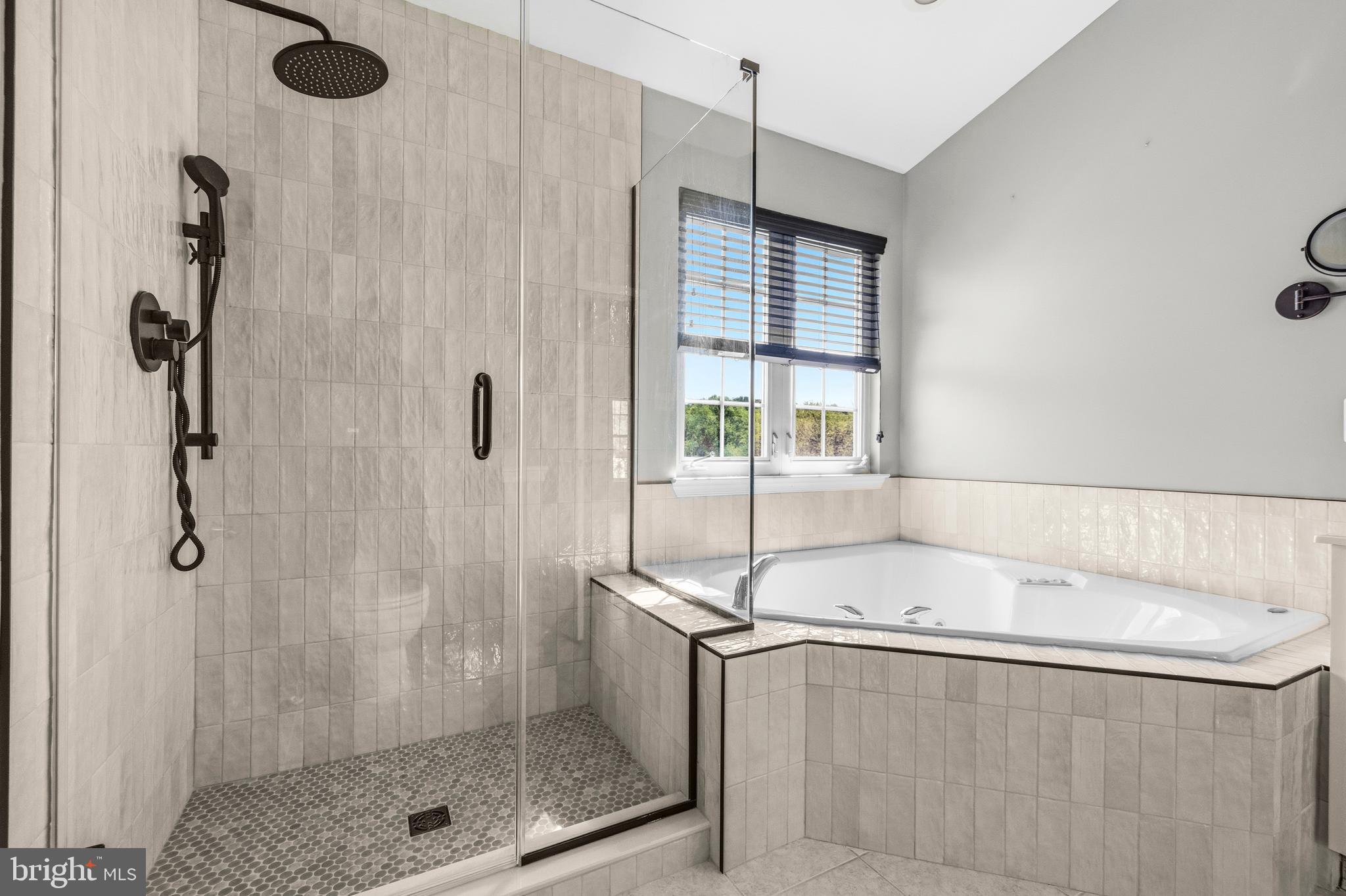 JENNA ESTATES - Residential