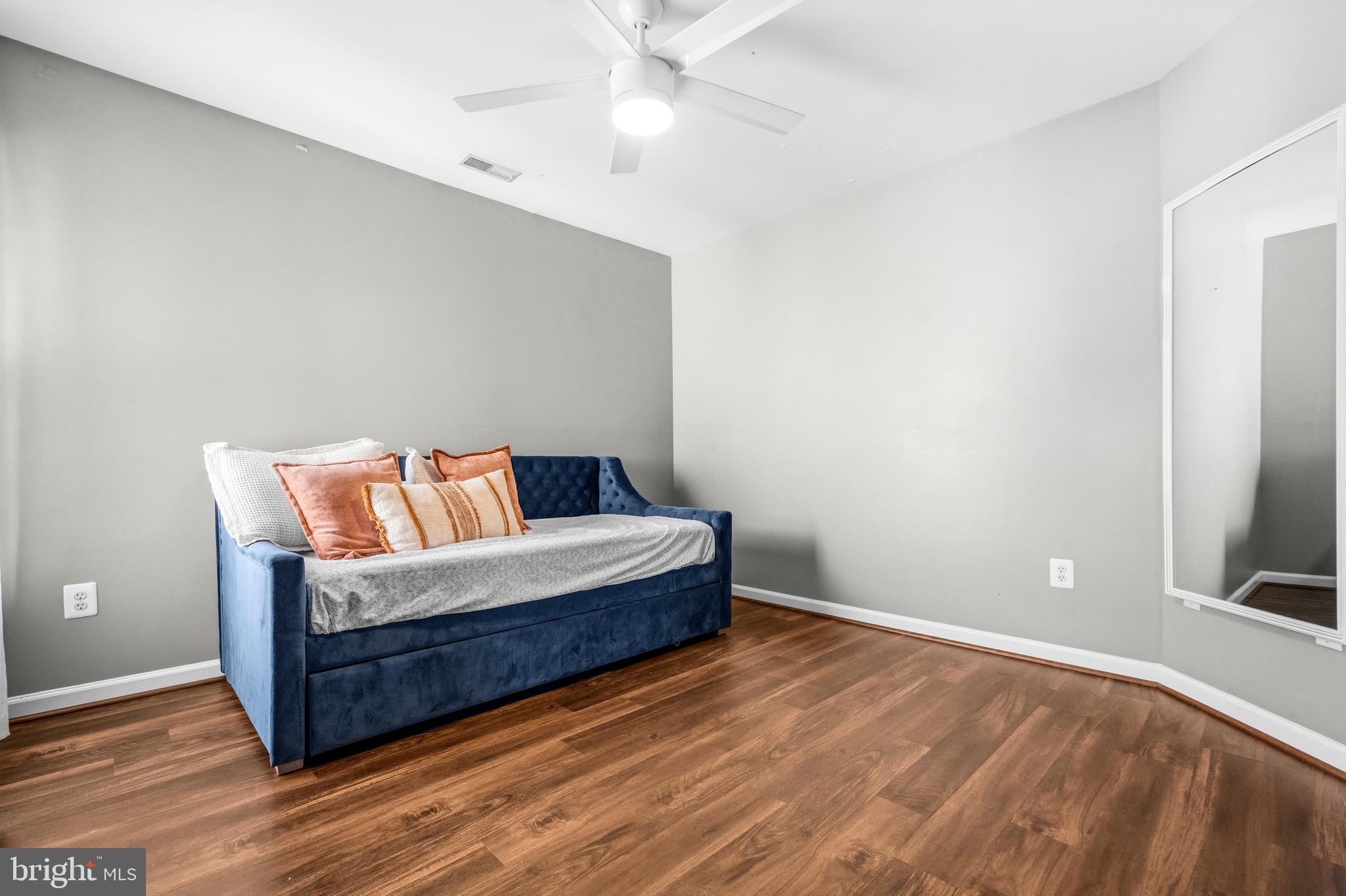 JENNA ESTATES - Residential