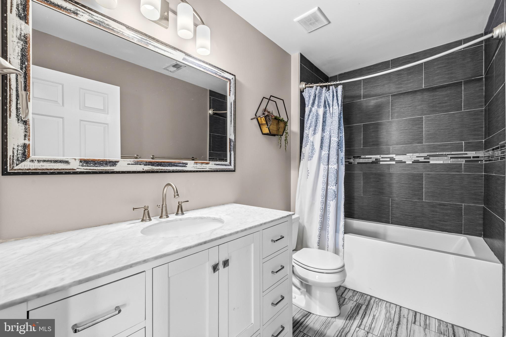 JENNA ESTATES - Residential