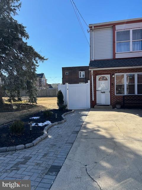 LAWNDALE - Residential