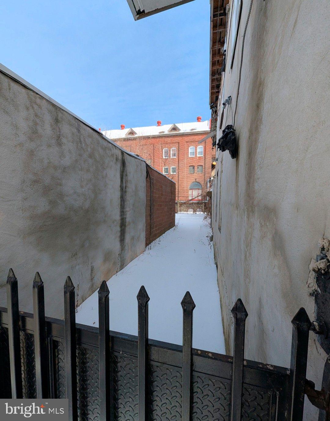 GERMANTOWN - Commercial Sale