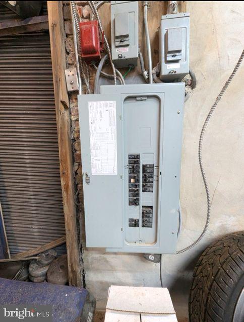 GERMANTOWN - Commercial Sale