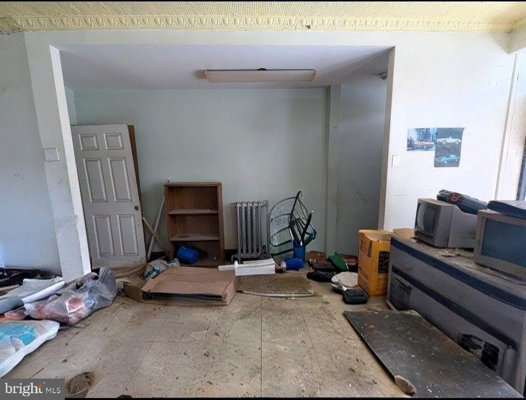 GERMANTOWN - Commercial Sale