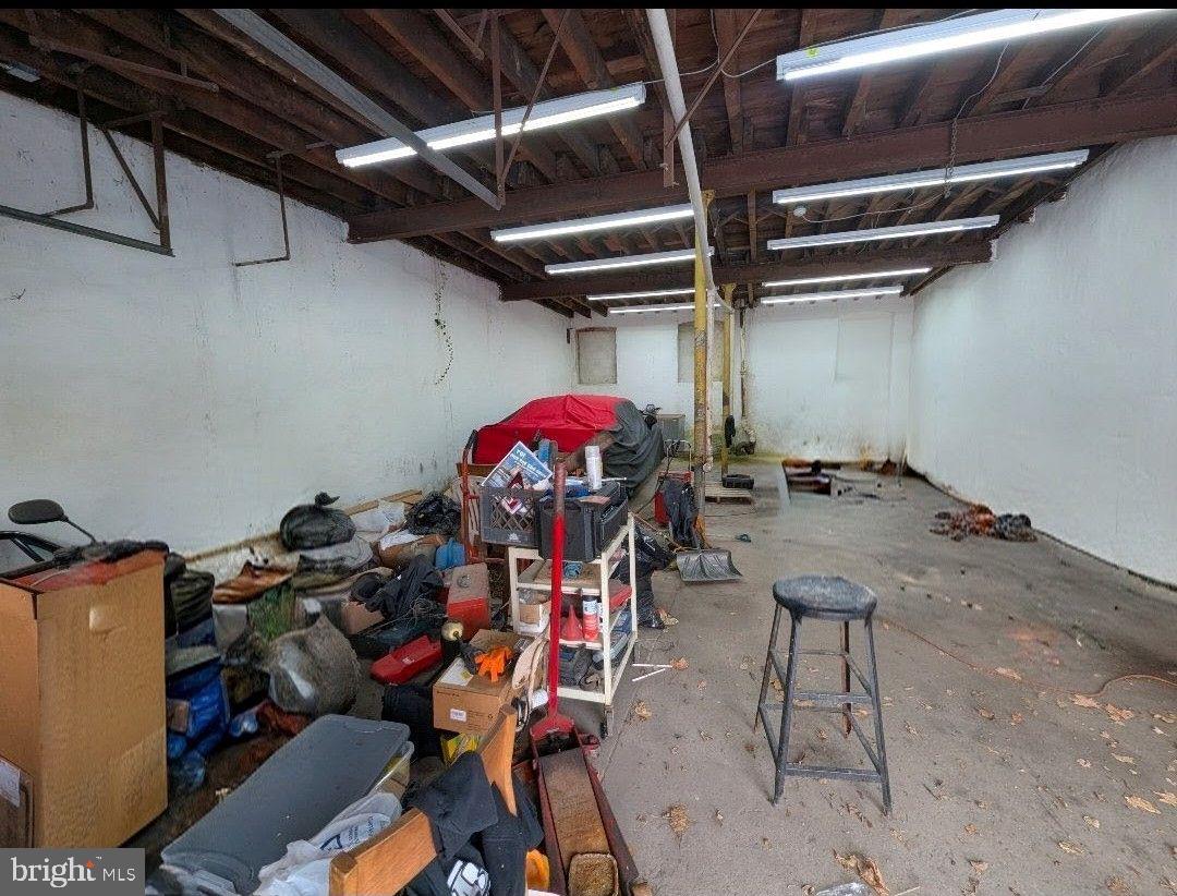 GERMANTOWN - Commercial Sale