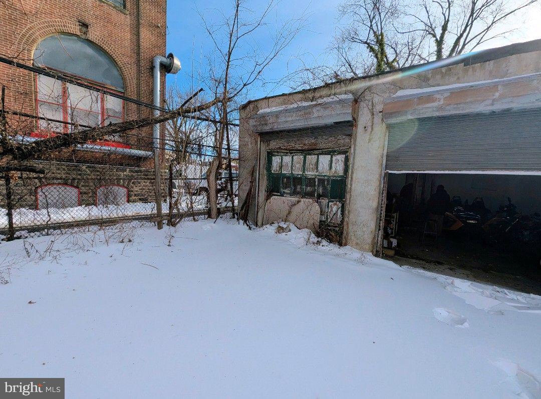 GERMANTOWN - Commercial Sale