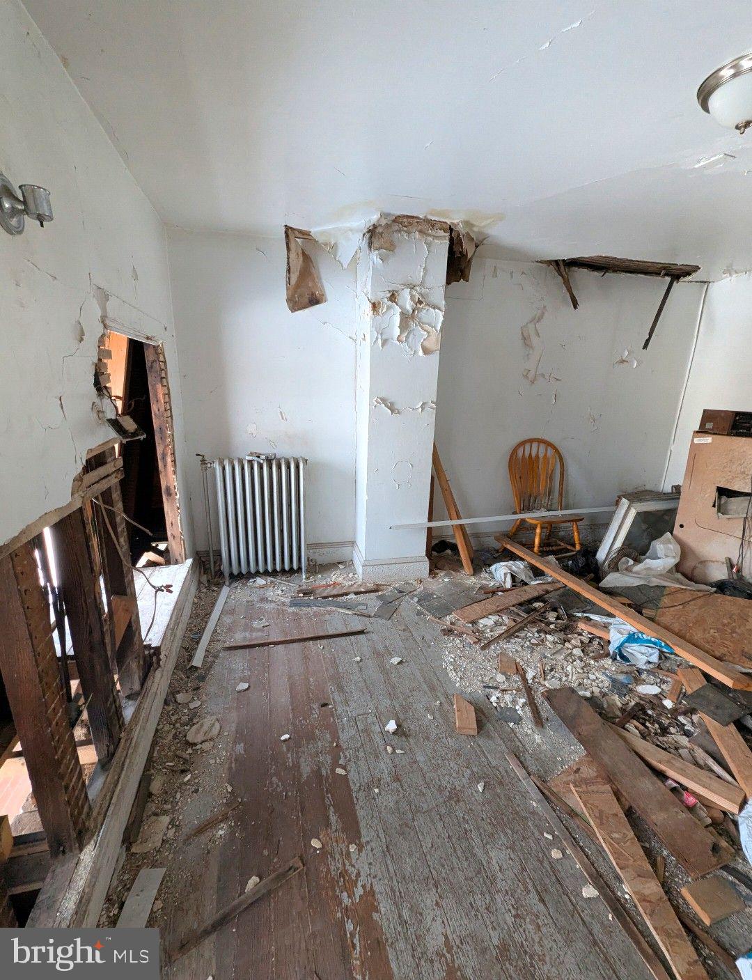 GERMANTOWN - Commercial Sale