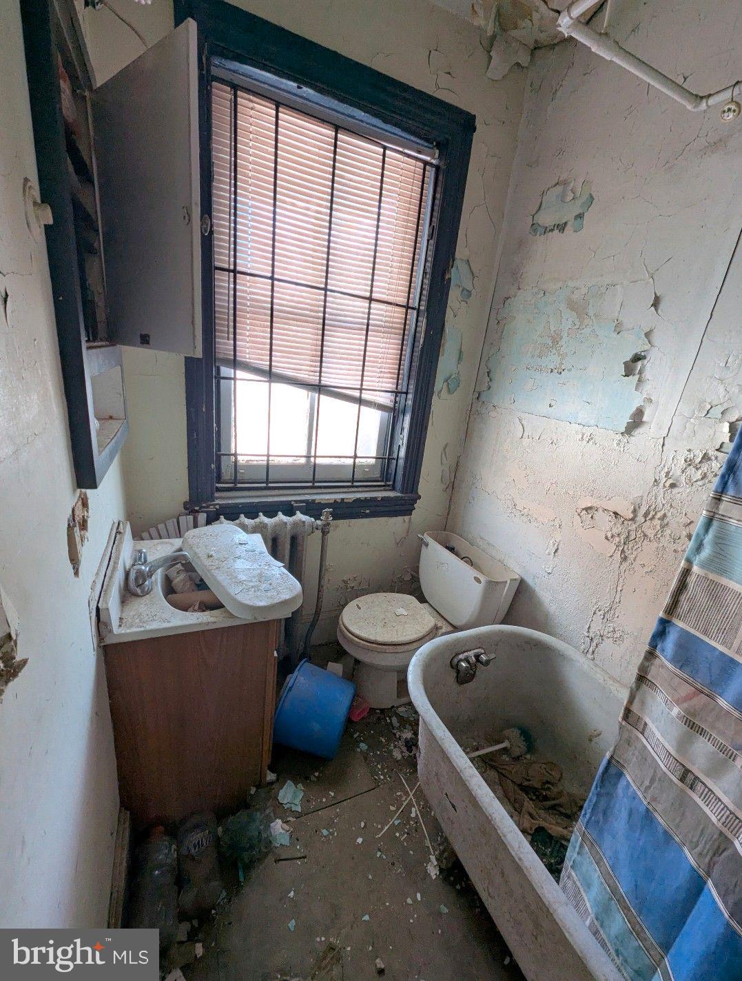 GERMANTOWN - Commercial Sale