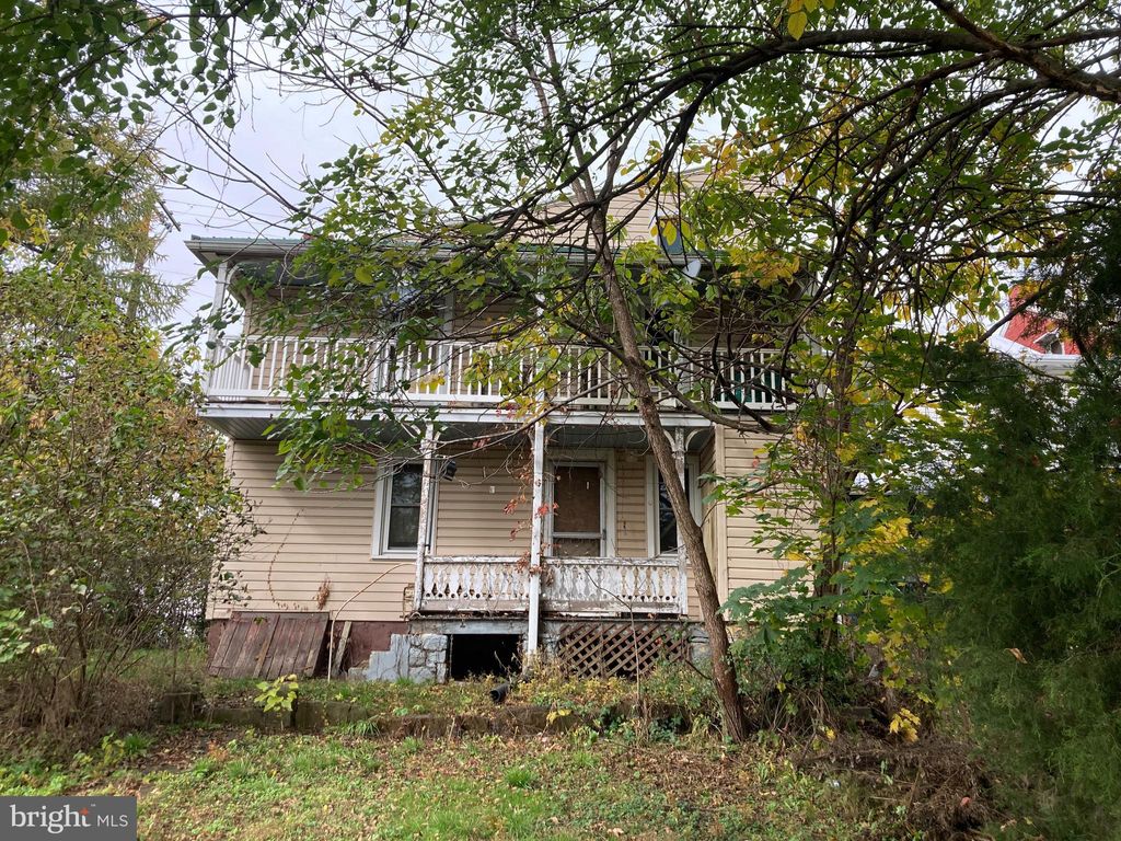 Photo of 36 E HUMMELSTOWN ST, ELIZABETHTOWN, PA 17022 (MLS # PALA2027584)