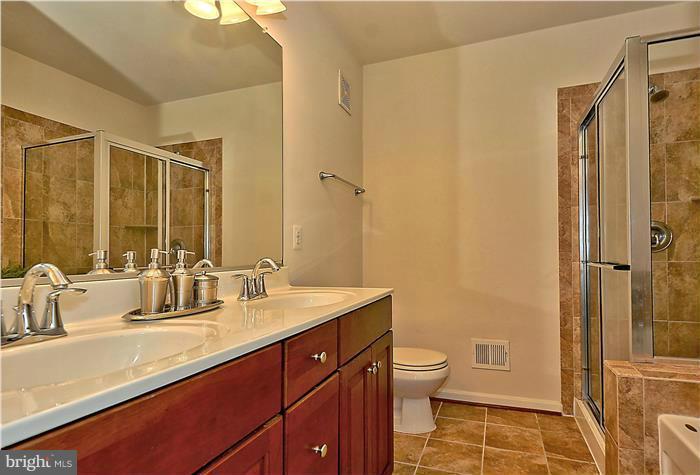 RESIDENCES AT LANSDOWNE - Residential