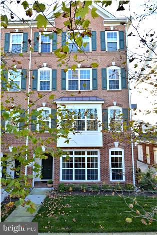 RESIDENCES AT LANSDOWNE - Residential