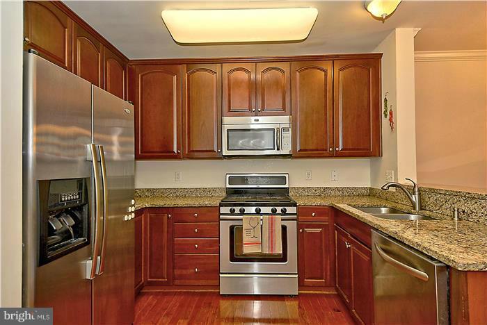 RESIDENCES AT LANSDOWNE - Residential