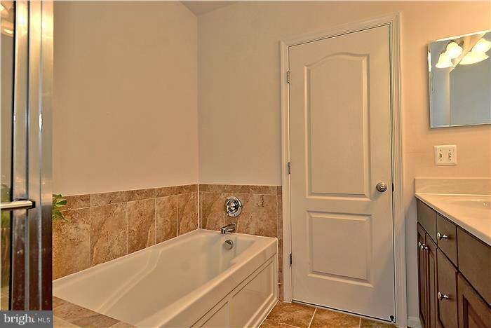 RESIDENCES AT LANSDOWNE - Residential