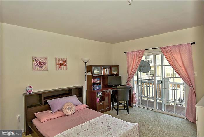 RESIDENCES AT LANSDOWNE - Residential