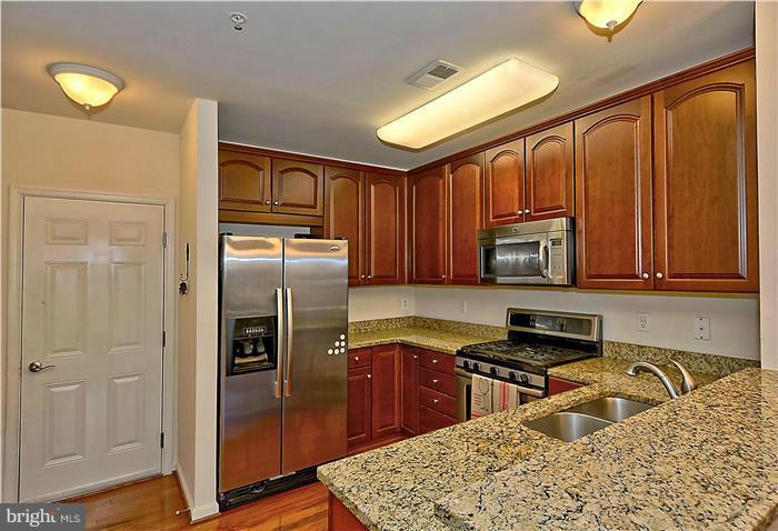 RESIDENCES AT LANSDOWNE - Residential