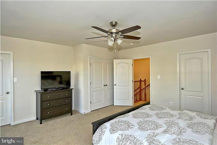 RESIDENCES AT LANSDOWNE - Residential