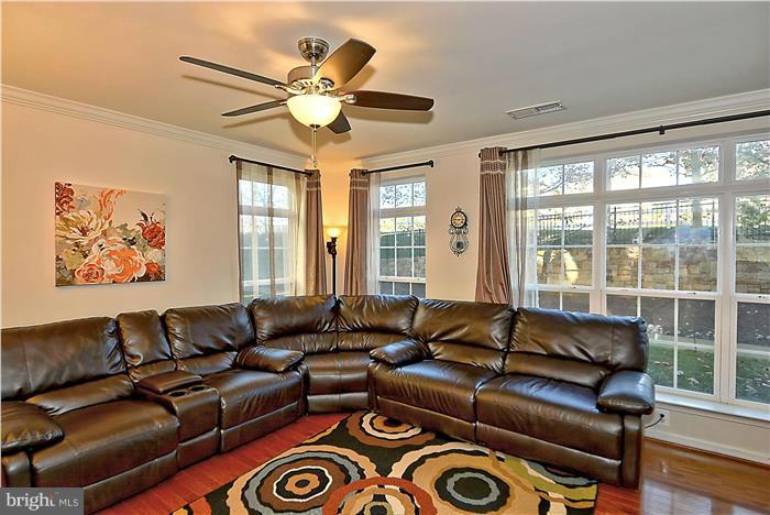 RESIDENCES AT LANSDOWNE - Residential