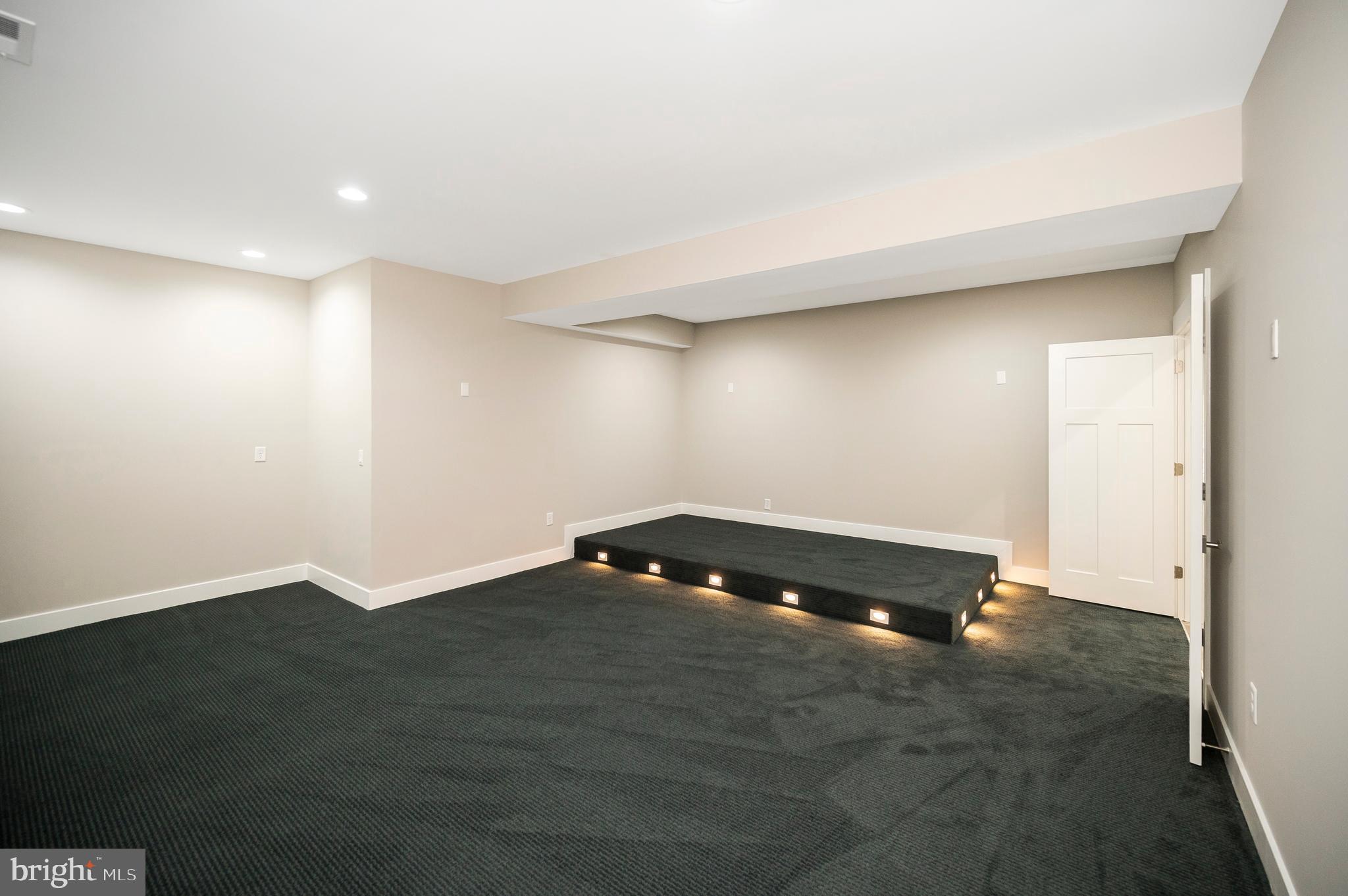 MILL RUN - Residential