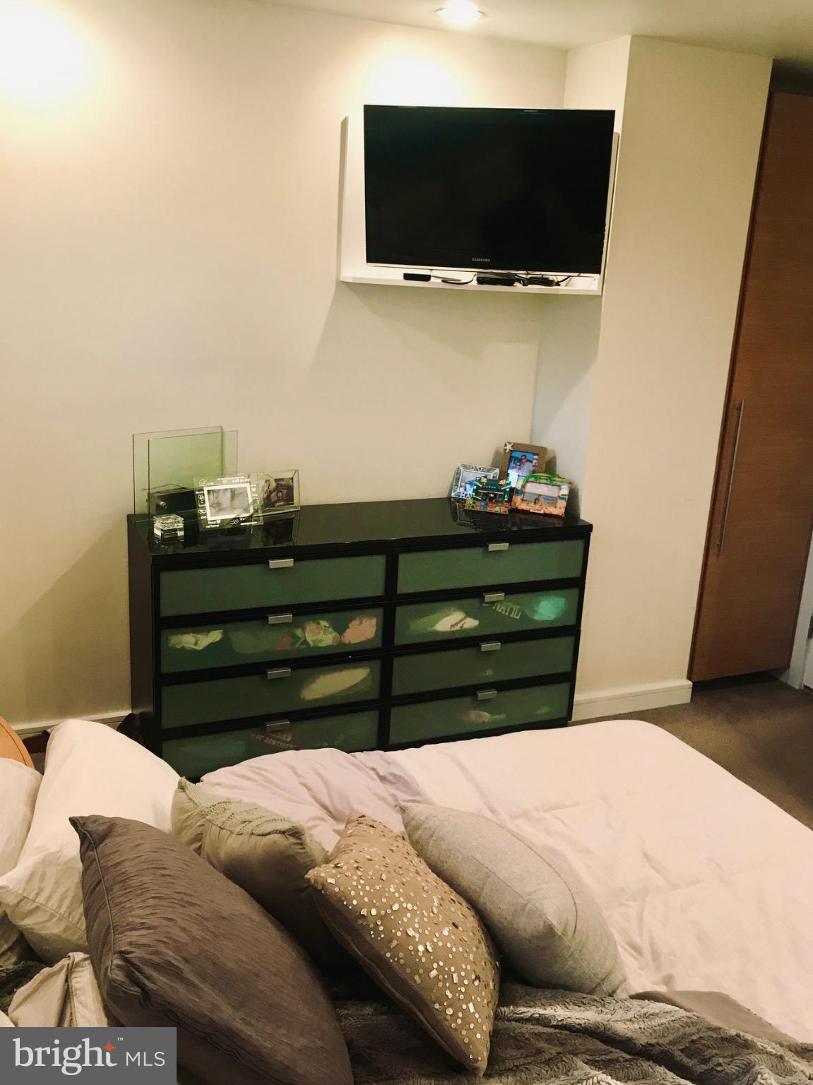 GIRARD ESTATES - Residential