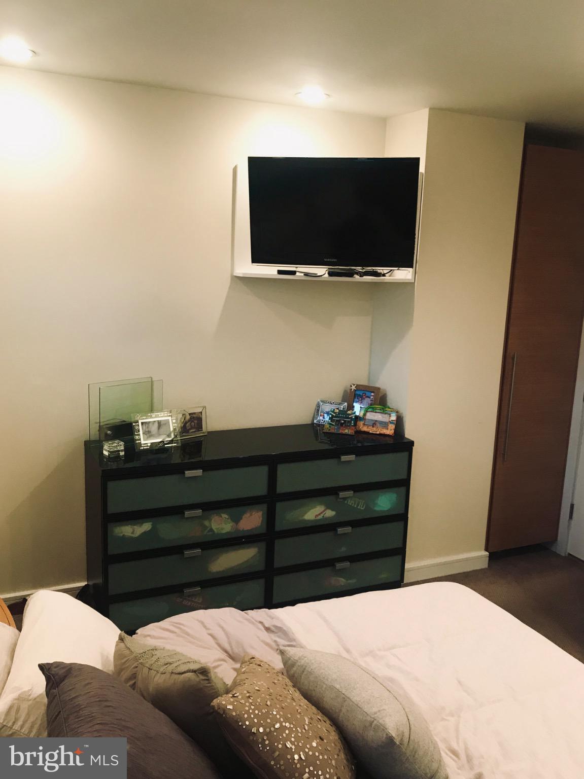 GIRARD ESTATES - Residential