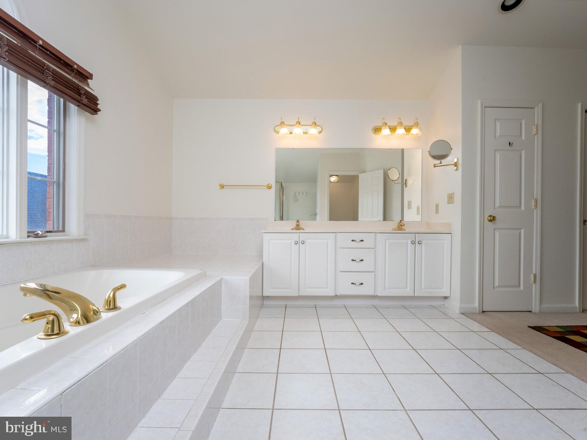 HERITAGE ESTATES - Residential