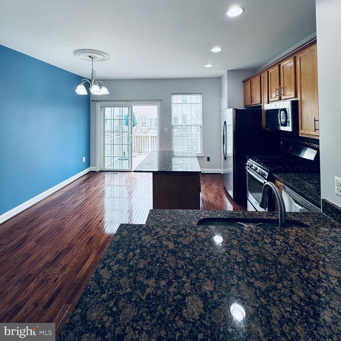 TRIANGLE HIGHLANDS CONDO - Residential Lease