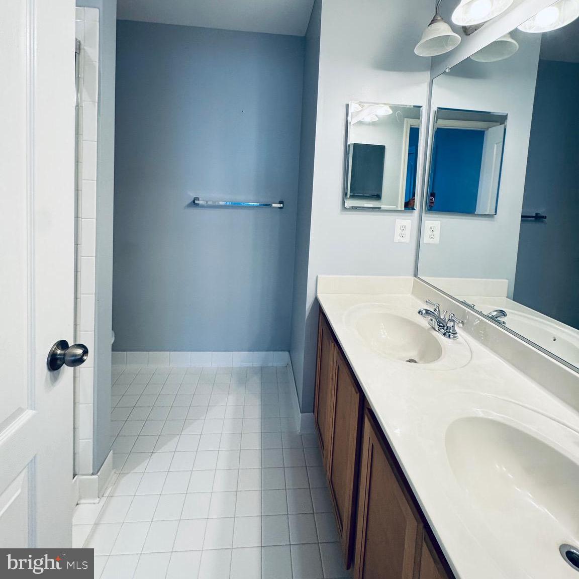 TRIANGLE HIGHLANDS CONDO - Residential Lease