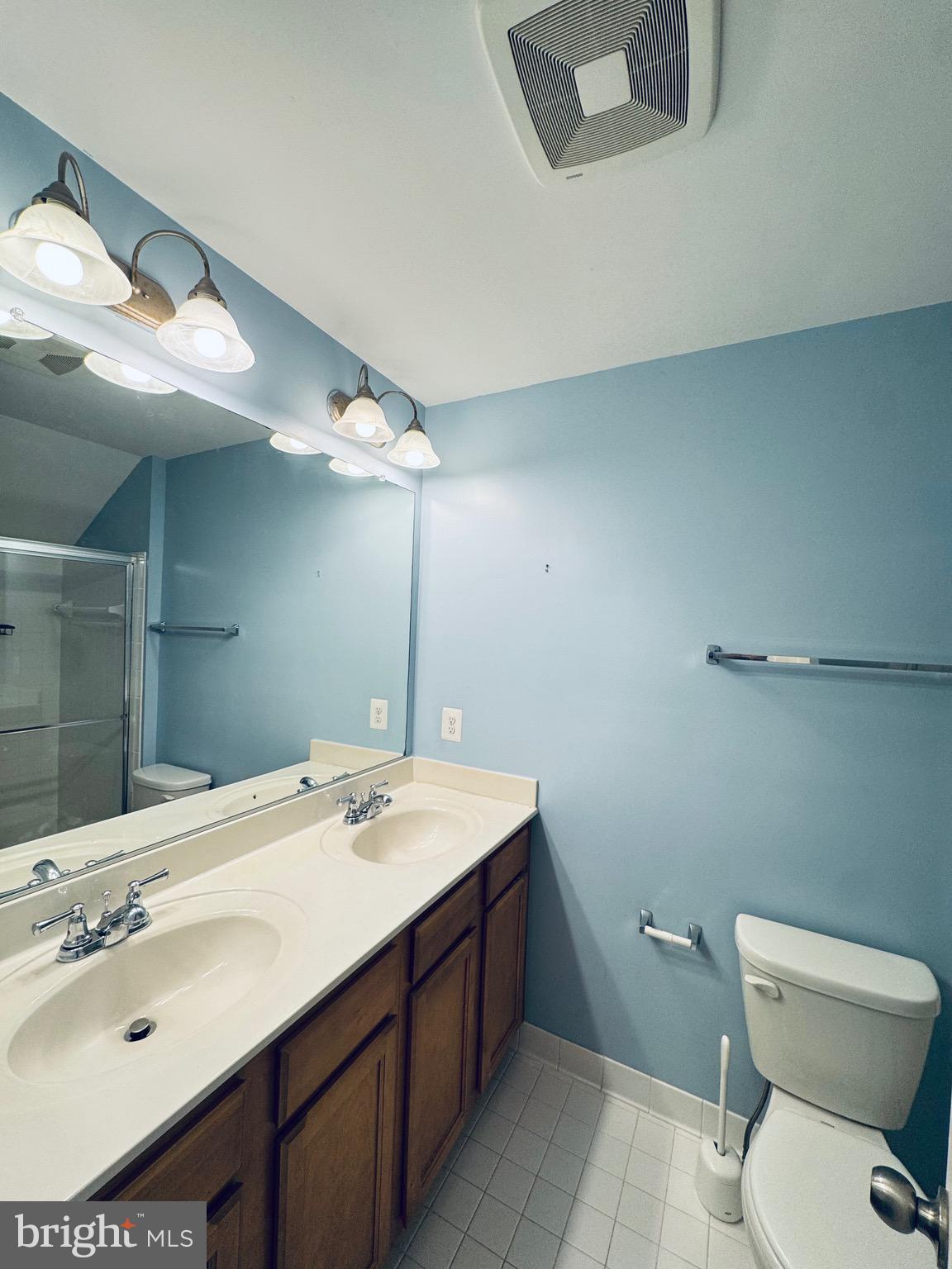 TRIANGLE HIGHLANDS CONDO - Residential Lease