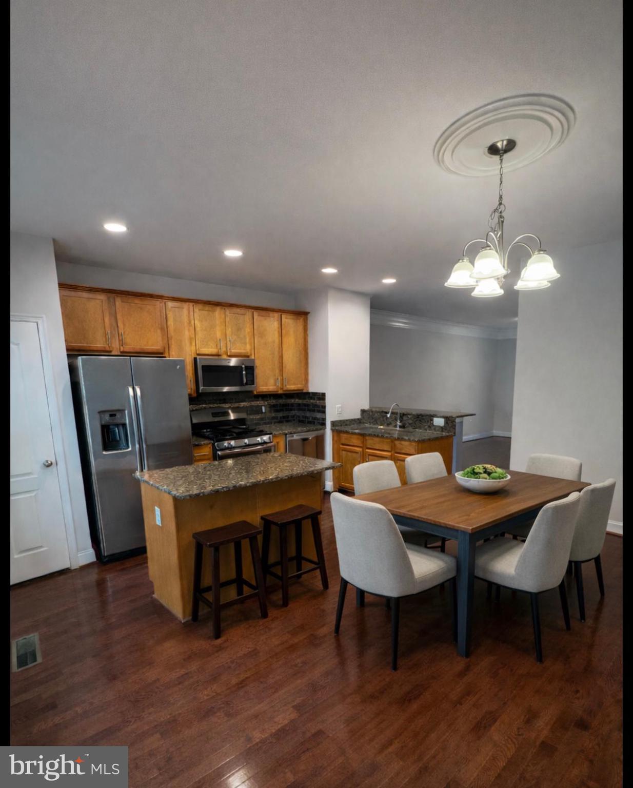 TRIANGLE HIGHLANDS CONDO - Residential Lease