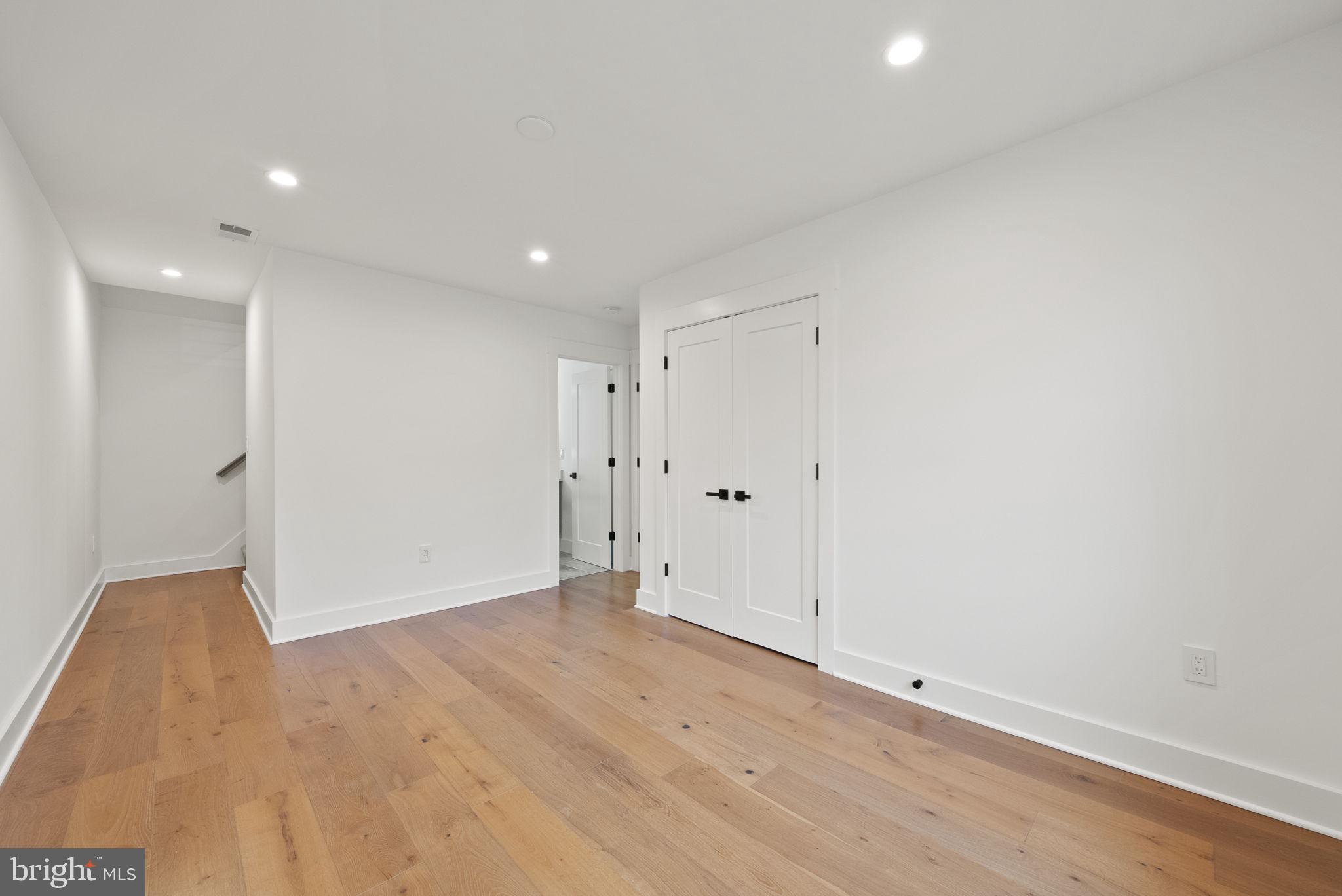 BRADDOCK HEIGHTS - Residential