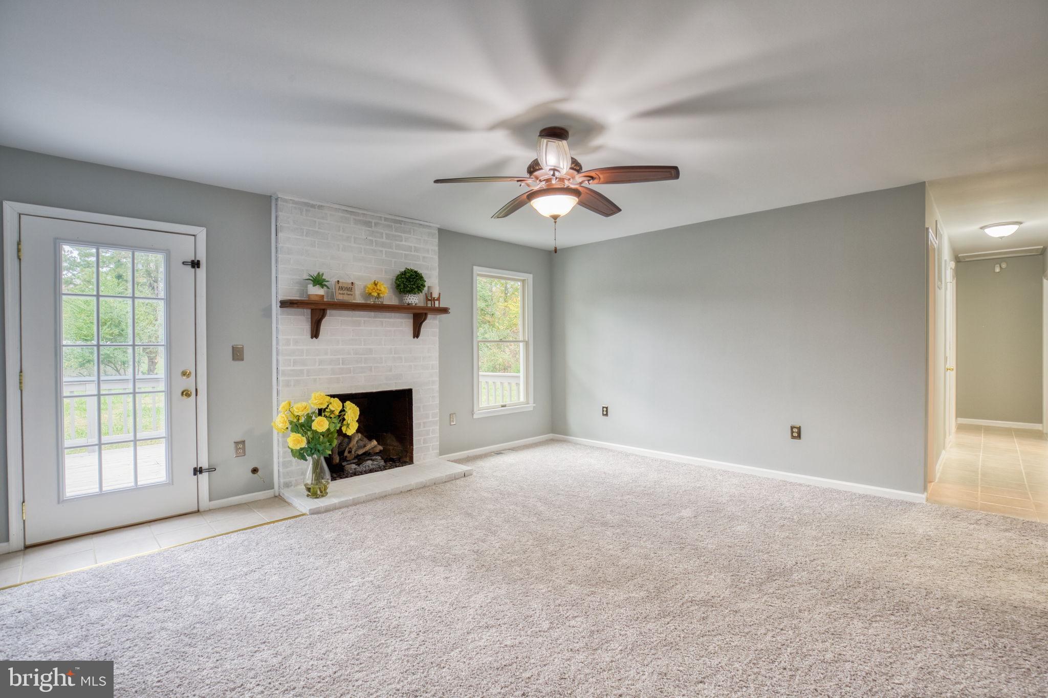 LAKE CAROLINE - Residential