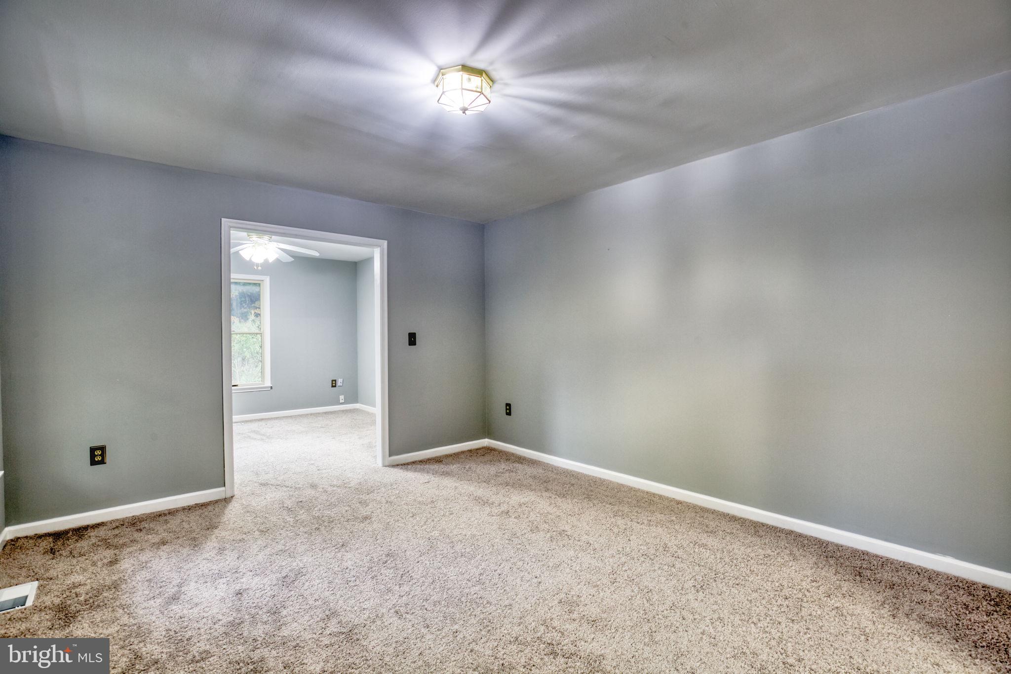 LAKE CAROLINE - Residential