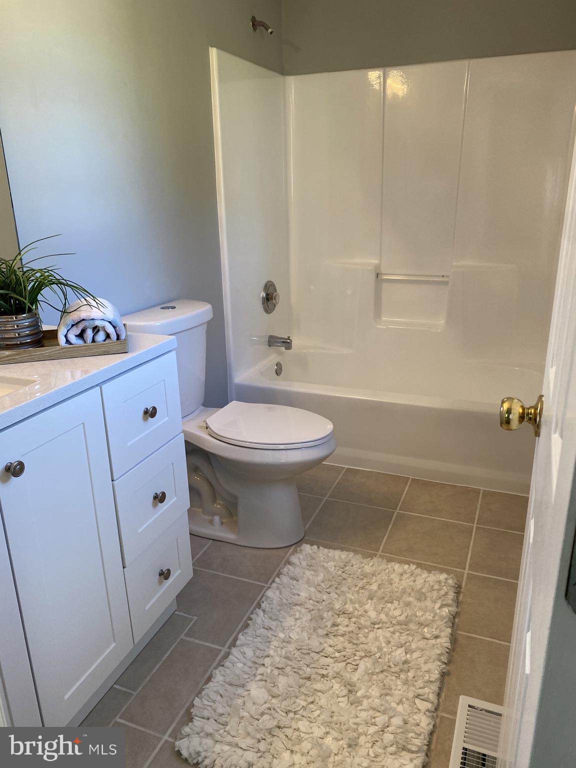 LAKE CAROLINE - Residential