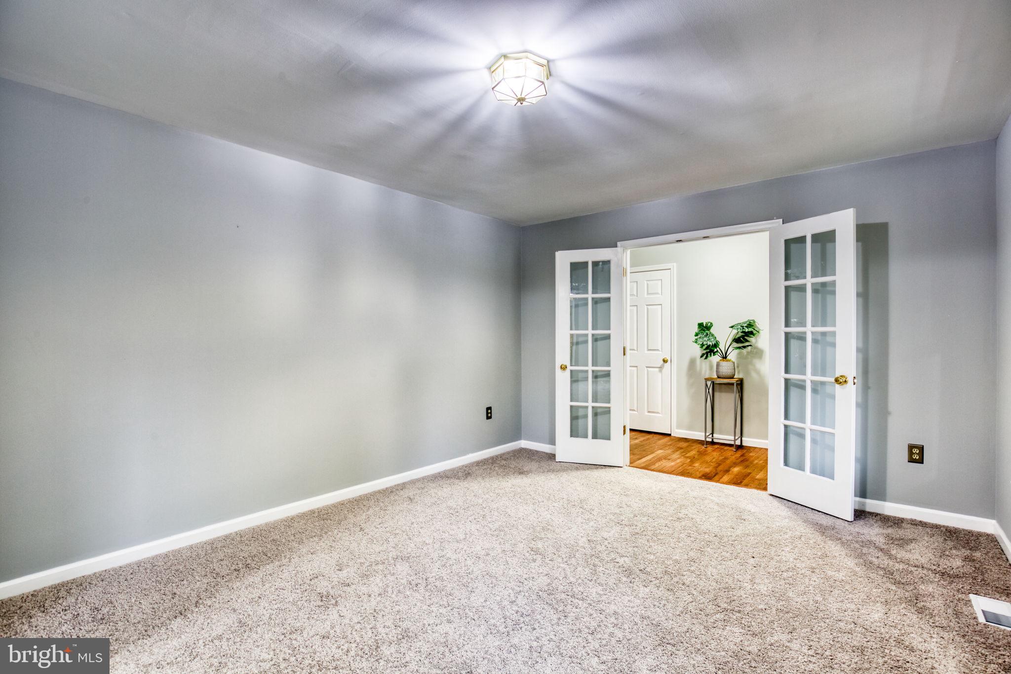 LAKE CAROLINE - Residential