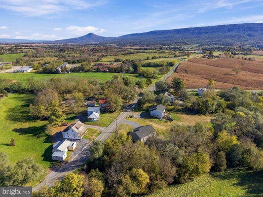 303 E OLD CROSS RD, NEW MARKET, VA 22844 - Image fe331bbccf8e82a1db929d1ed7fc8c9a/1810630677